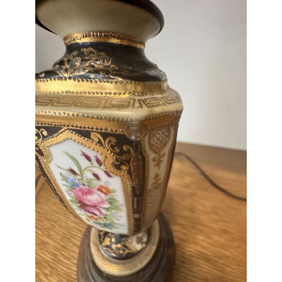 Vintage Floral Porcelain & Metal Table Lamp – Ornate Black & Gold Detail, Wood B - Picture 7 of 12